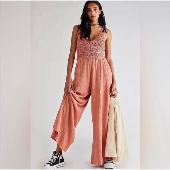 NWT Free People Soleil Wide Leg Jumpsuit Women's Peach Size Medium - Picture 1 of 6